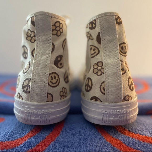 CONVERSE: Smiley Face High Top Sneakers | Women’s 9.5 Men’s 7.5 - Picture 3 of 5